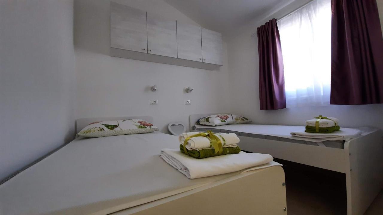 Holiday House Vela Vrta Sveti Ivan Dobrinjski Luaran gambar