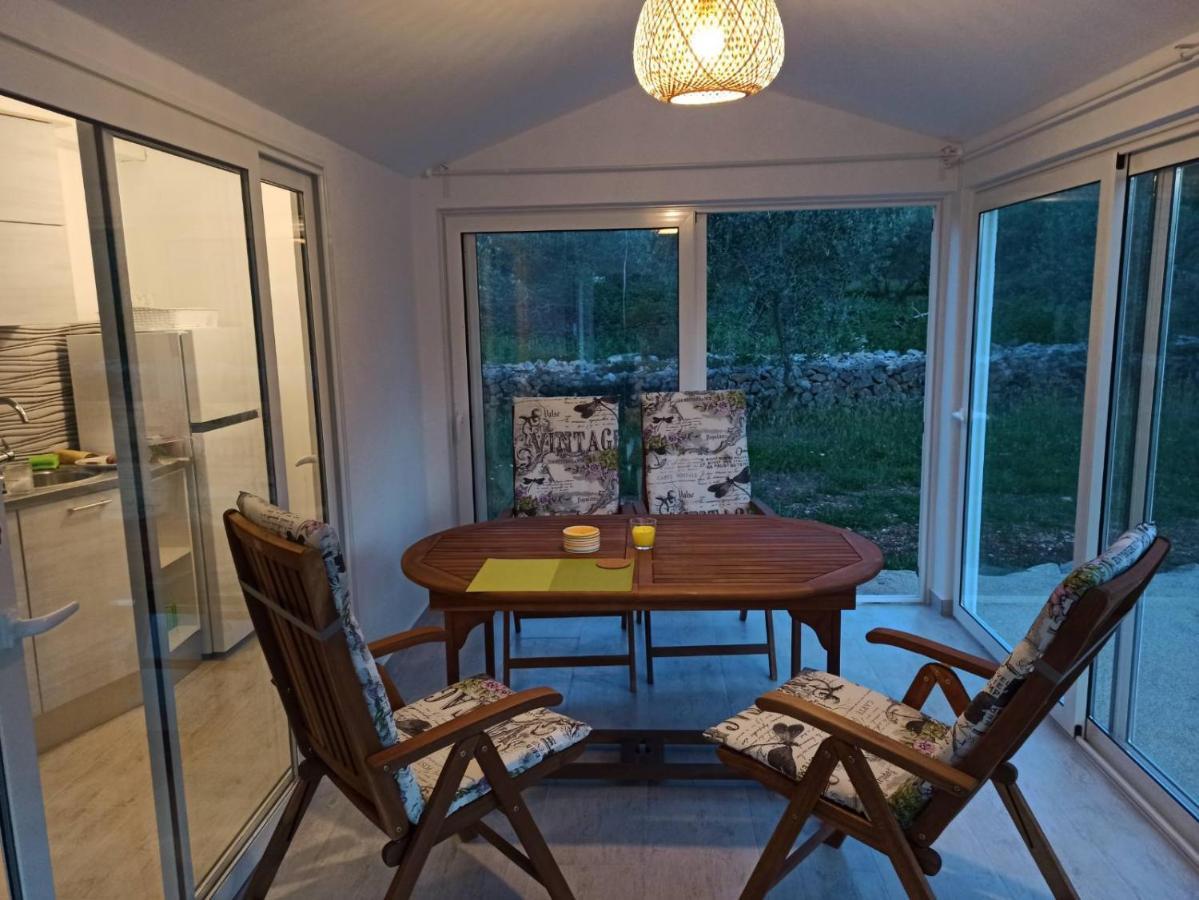 Holiday House Vela Vrta Sveti Ivan Dobrinjski Luaran gambar